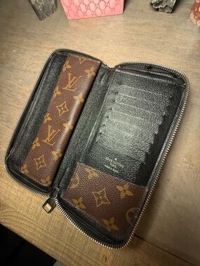 DROPPING SOON Louis Vuitton Monogram Zip Wallet in Brown and Black